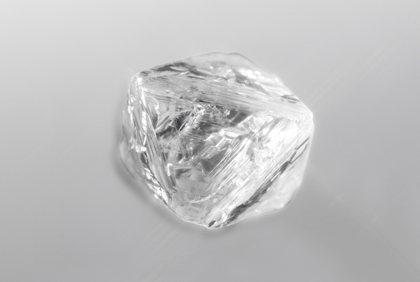 4Cを超えて選ばれたダイヤモンド | Forevermark 4Cを超えて選ばれたダイヤモンド | Forevermark